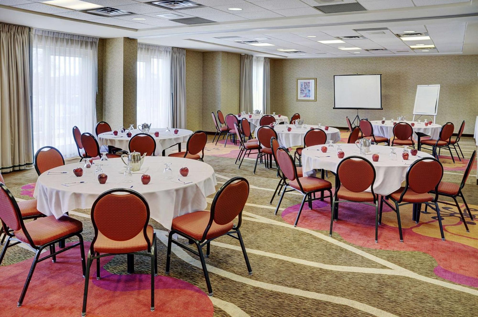 Hilton Garden Inn Kitchener/Cambridge Exterior photo